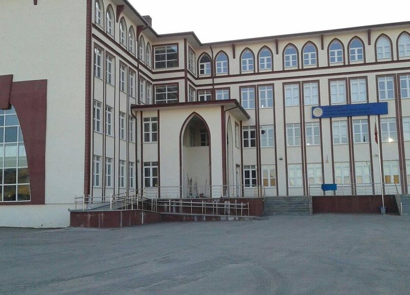 Demirözü İmam Hatip Ortaokulu